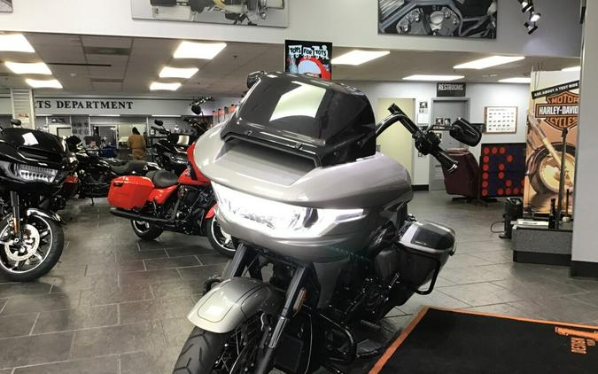 2023 Harley-Davidson® CVO™ Road Glide® Dark Platinum w/Pinstripe