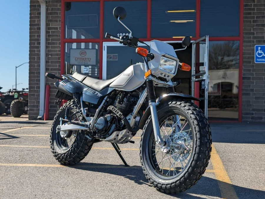 2025 Yamaha TW 200