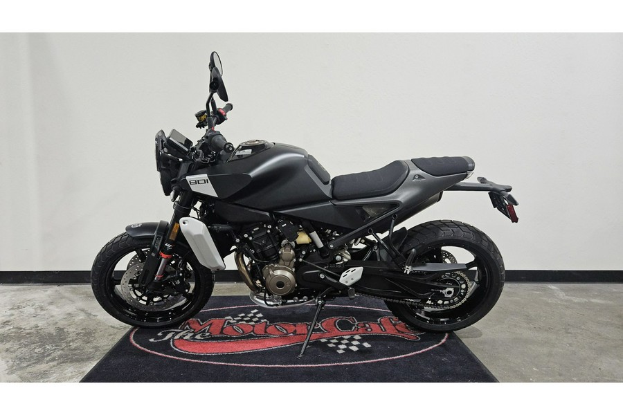2025 Husqvarna Motorcycles SVARTPILEN 801