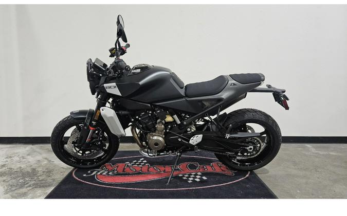 2025 Husqvarna Motorcycles SVARTPILEN 801