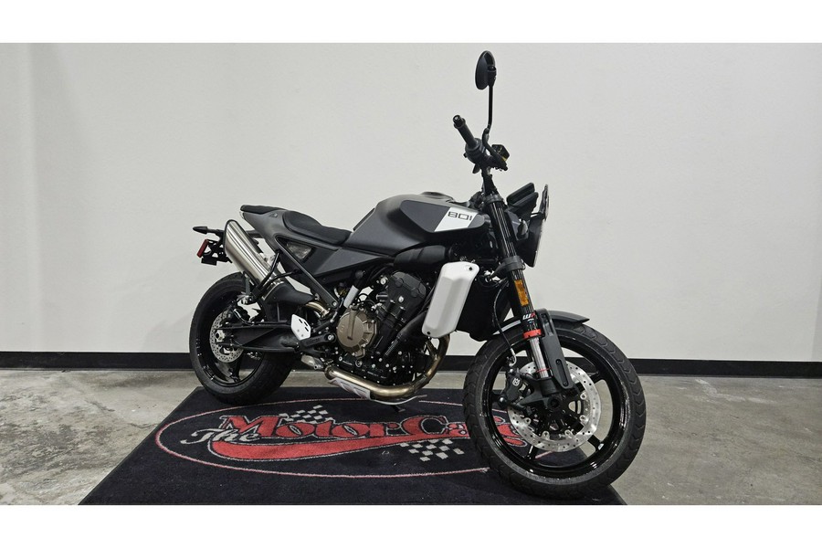 2025 Husqvarna Motorcycles SVARTPILEN 801