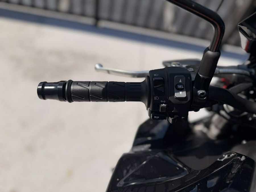 2024 Kawasaki Z900 ABS Candy Persimmon RedEbony