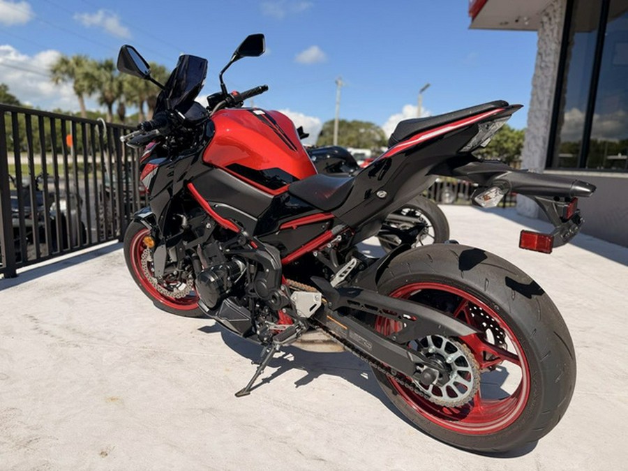 2024 Kawasaki Z900 ABS Candy Persimmon RedEbony