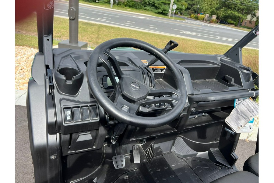 2025 Can-Am Defender HD9