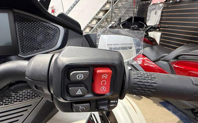2026 Can-AM RD SPYDER RT STS 1330 SE6 WH SE 26