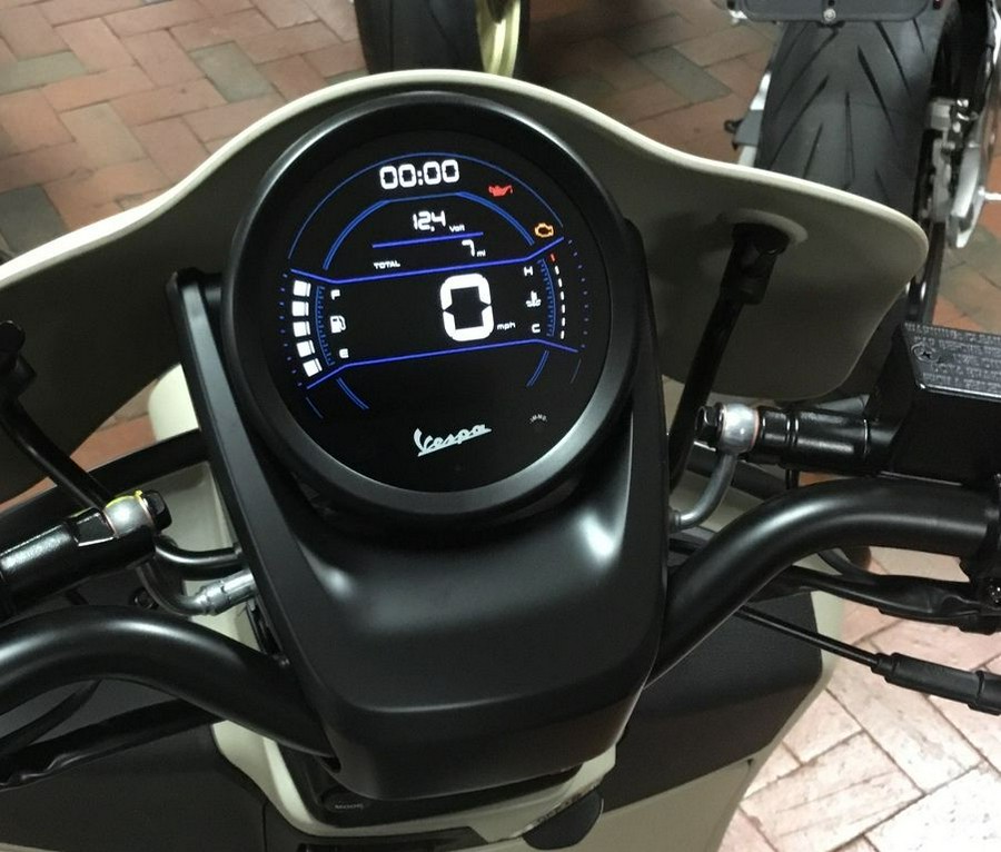 2023 Vespa GTV 300