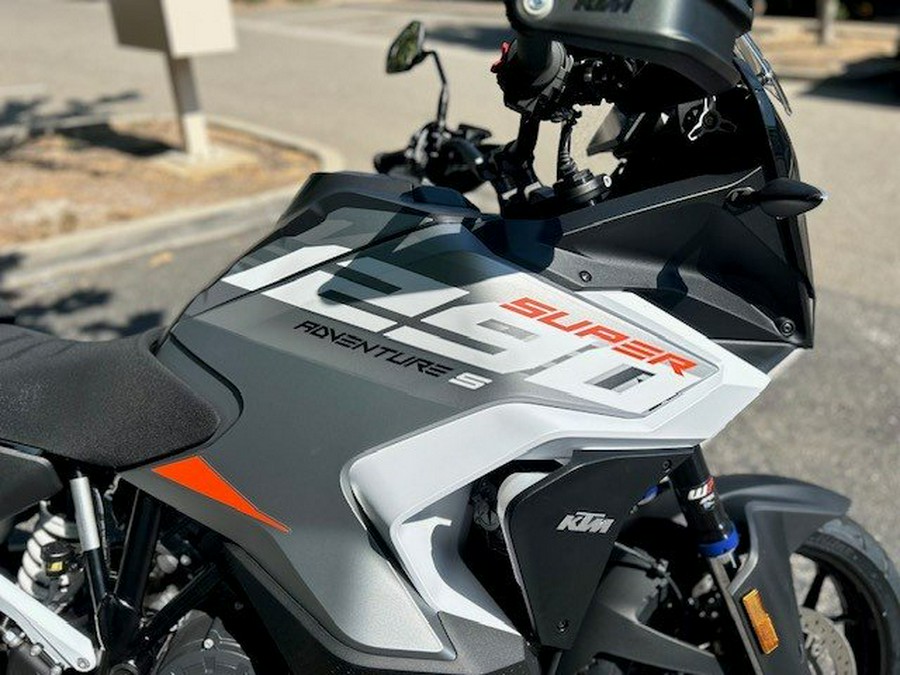 2024 KTM 1290 SUPADV S