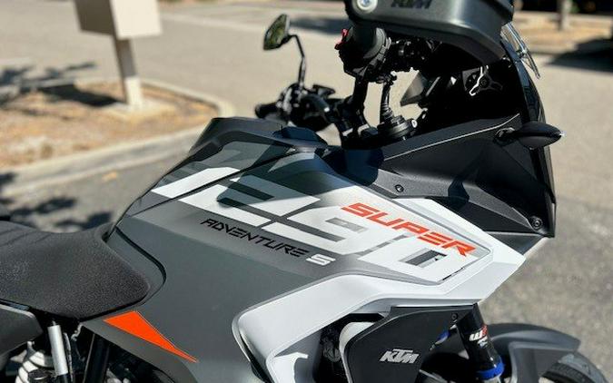 2024 KTM 1290 SUPADV S