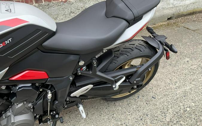 2026 Triumph TRIDENT 800