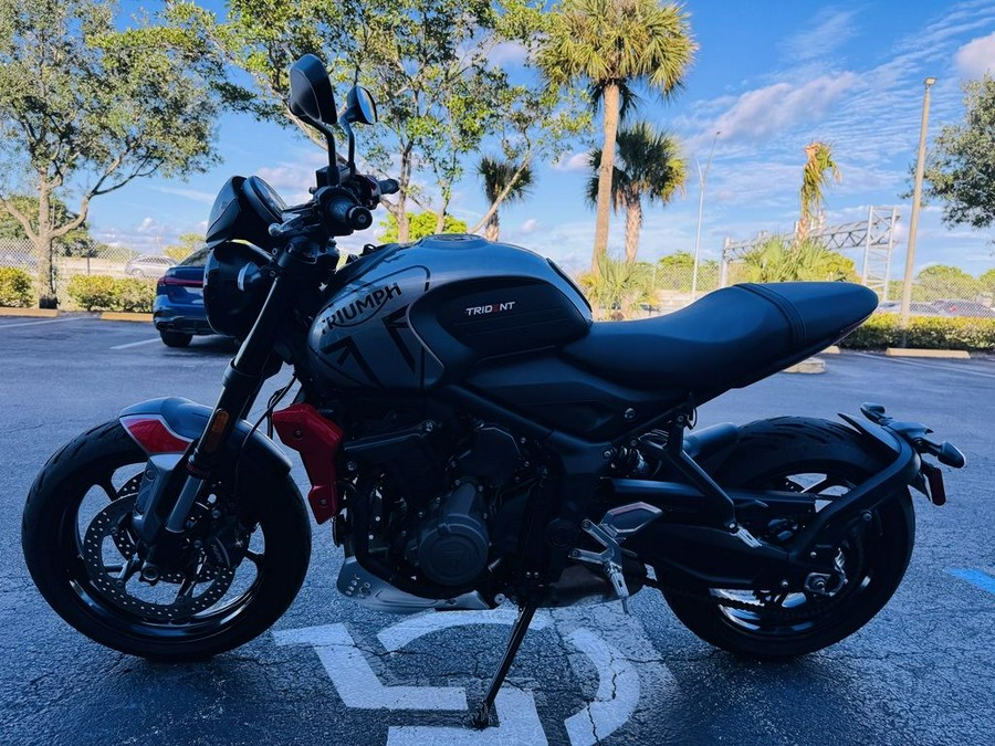 2022 Triumph Trident 660 Silver Ice Diablo Red
