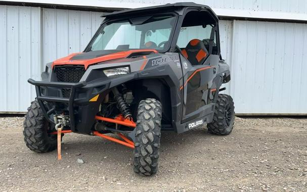 2017 Polaris® GENERAL™ 1000 EPS Deluxe Titanium Matte Metallic