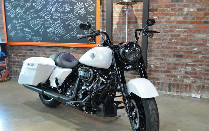 2024 Harley-Davidson Road King Special White Onyx Pearl