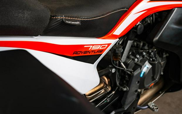 2020 KTM Adventure 790 - Black Orange