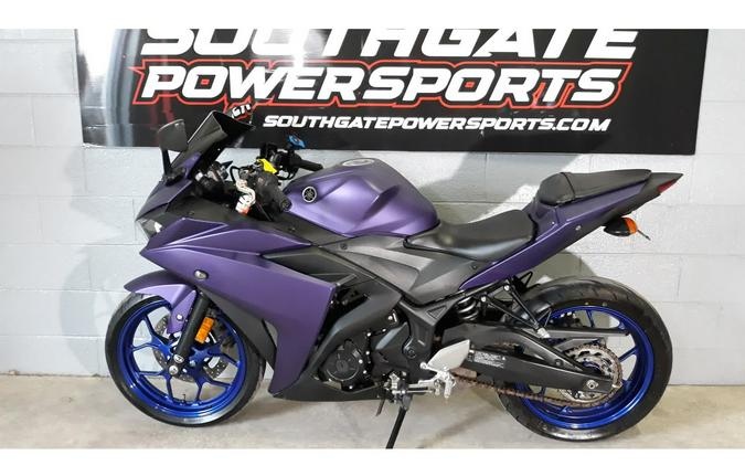 2015 YZF-R3 - Yamaha