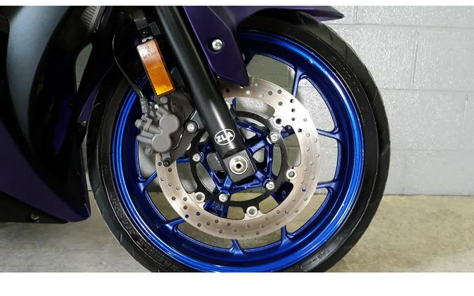 2015 YZF-R3 - Yamaha