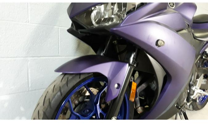 2015 YZF-R3 - Yamaha