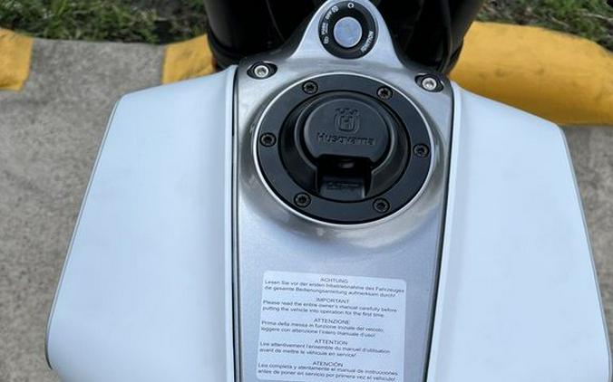 2023 Husqvarna® Vitpilen 401