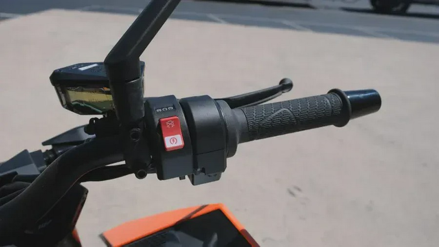 2027 KTM 990 DUKE