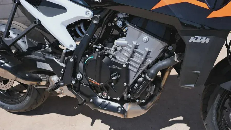 2027 KTM 990 DUKE