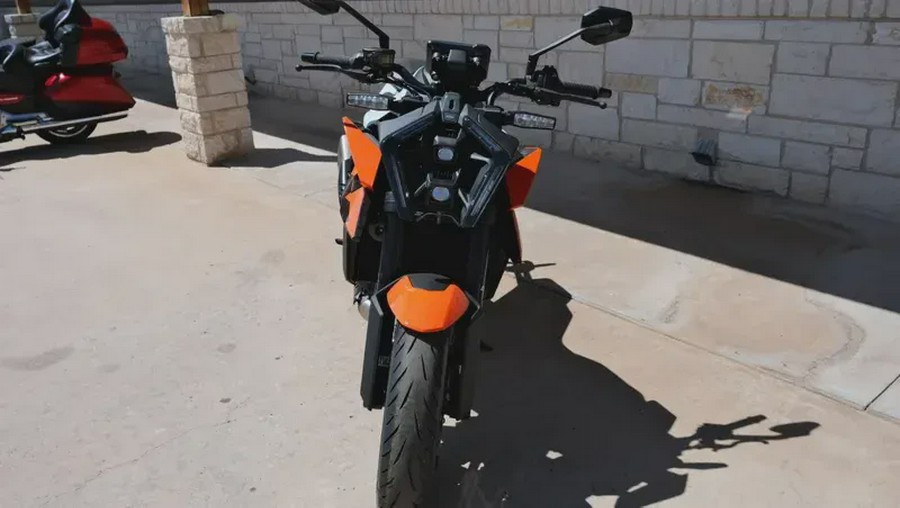 2027 KTM 990 DUKE