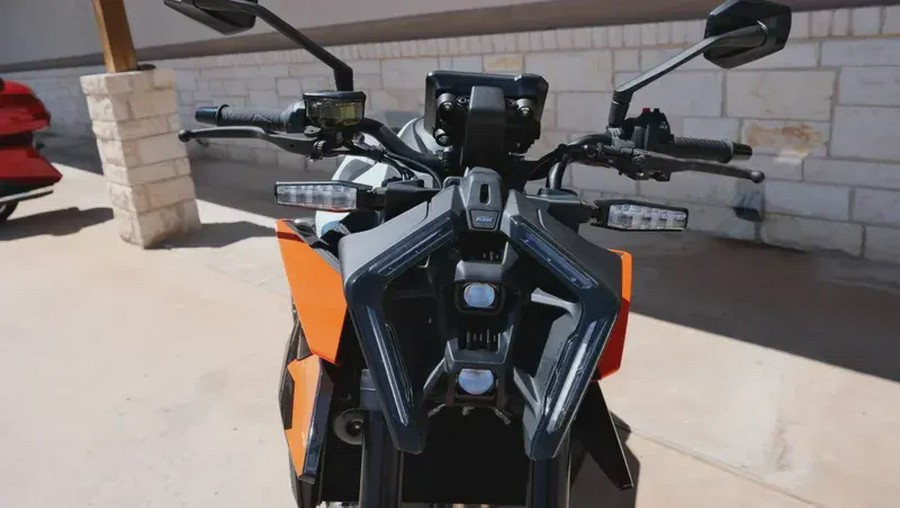 2027 KTM 990 DUKE