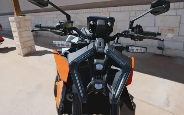 2027 KTM 990 DUKE