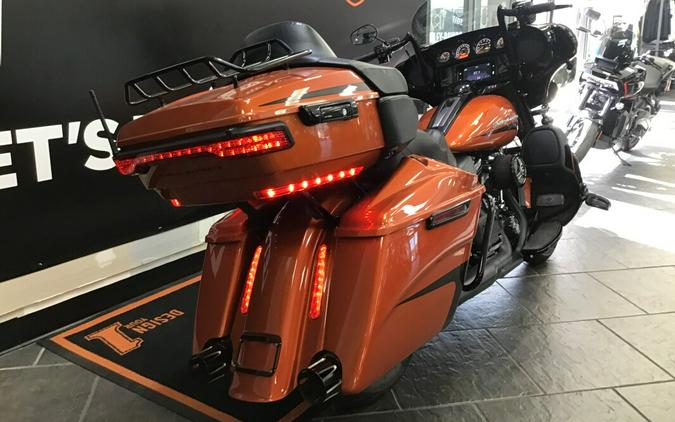 2020 Harley-Davidson® Ultra Limited Scorched Orange/Silver Flux