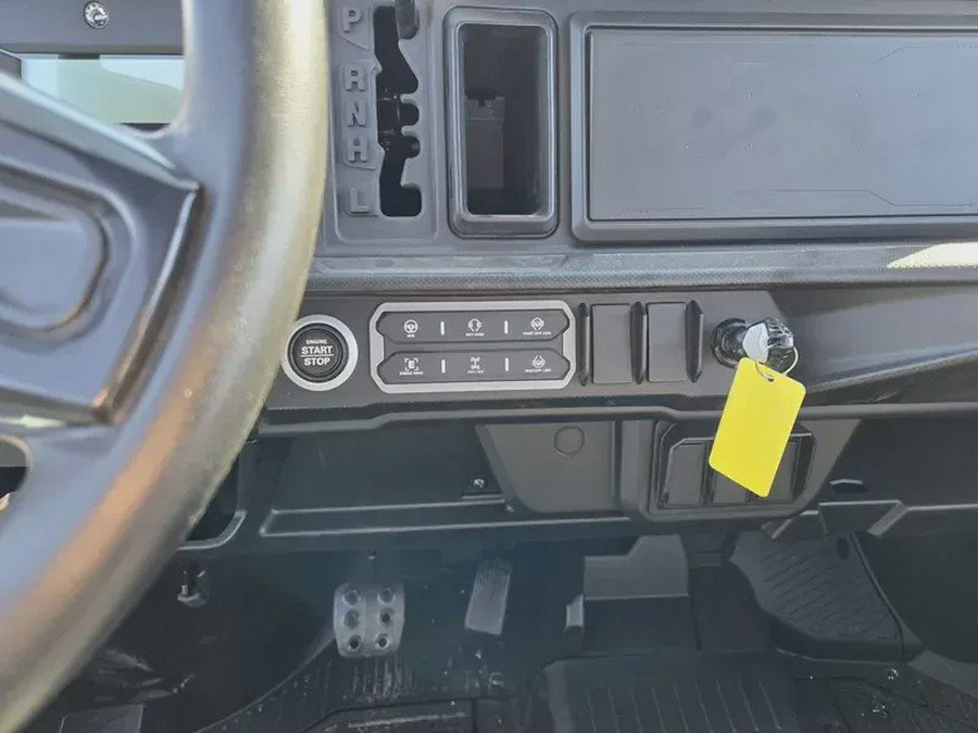 2026 CAN-AM DEFENDER MAX X MR HD11 WITH HALF DOORS