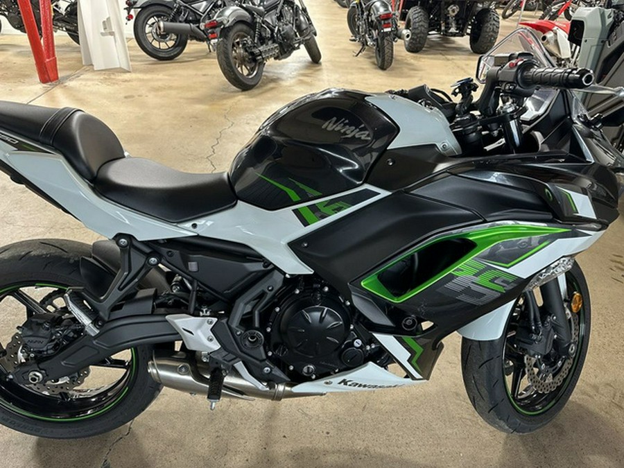 2022 Kawasaki Ninja 650 ABS KRT Edition