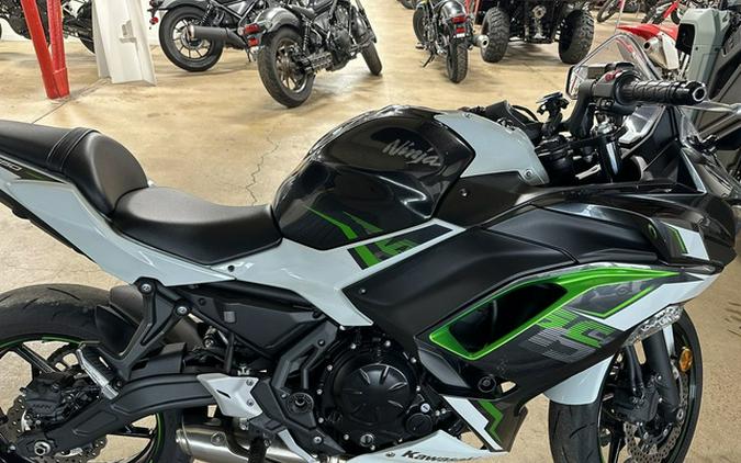 2022 Kawasaki Ninja 650 ABS KRT Edition