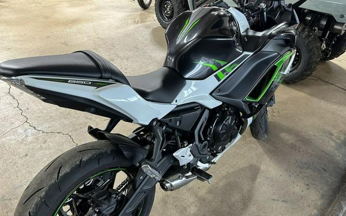 2022 Kawasaki Ninja 650 ABS KRT Edition