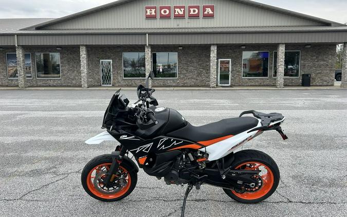 2024 KTM 890 SMT