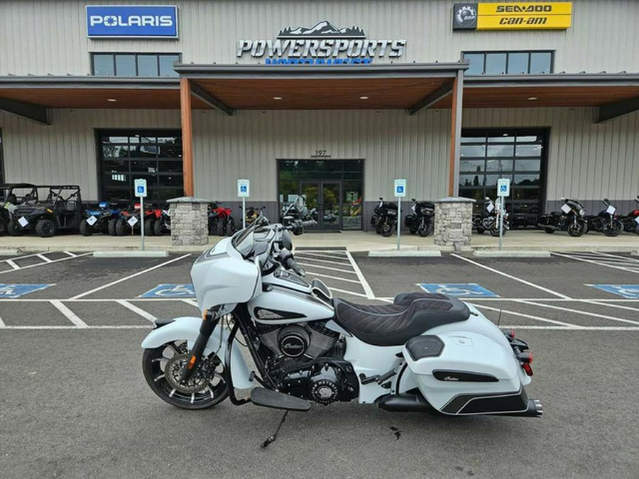 2024 Indian Chieftain Dark Horse W/Powerband Audio Pkg Ghost White Metallic Smoke Wit