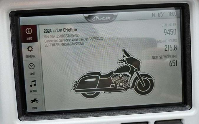 2024 Indian Chieftain Dark Horse W/Powerband Audio Pkg Ghost White Metallic Smoke Wit