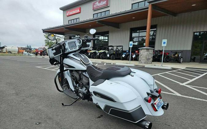 2024 Indian Chieftain Dark Horse W/Powerband Audio Pkg Ghost White Metallic Smoke Wit