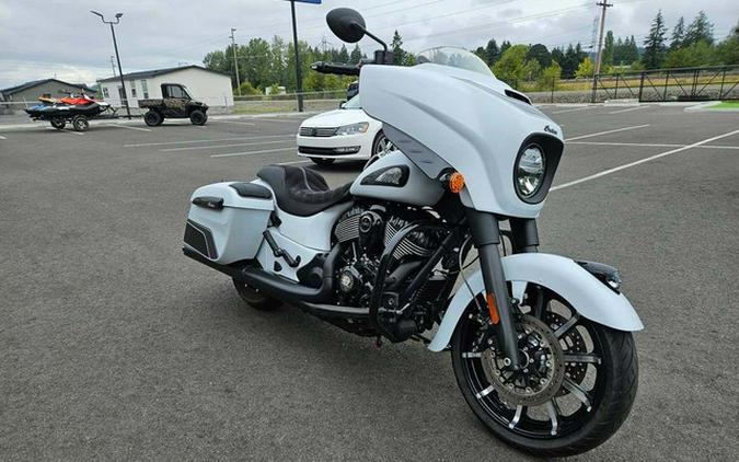 2024 Indian Chieftain Dark Horse W/Powerband Audio Pkg Ghost White Metallic Smoke Wit