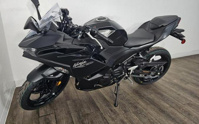 2026 Kawasaki Ninja® 500 ABS Metallic Flat Spark Black