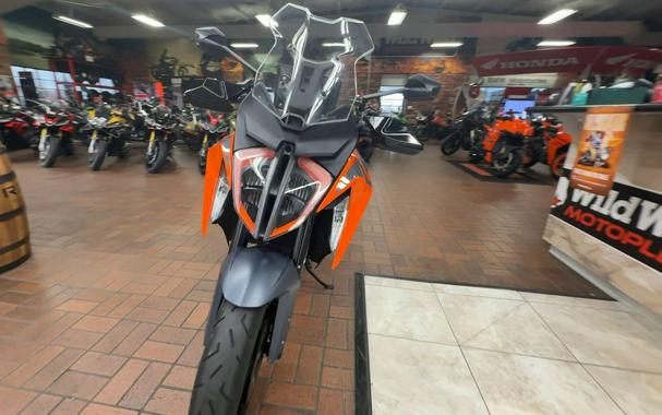 2023 KTM 1290 SUPER DUKE GT