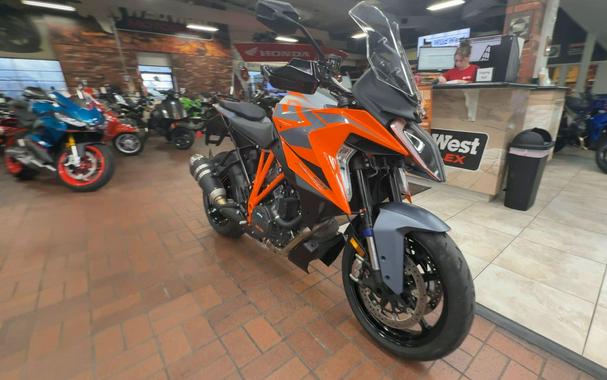 2023 KTM 1290 SUPER DUKE GT