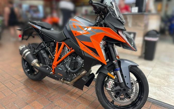 2023 KTM 1290 SUPER DUKE GT