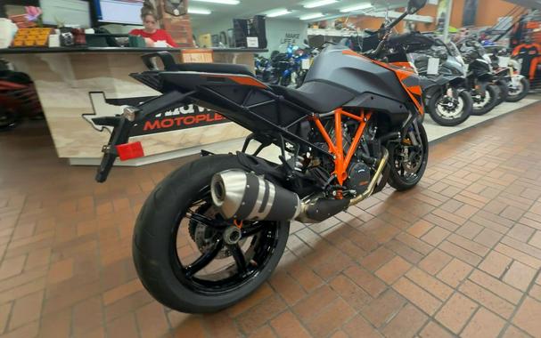 2023 KTM 1290 SUPER DUKE GT