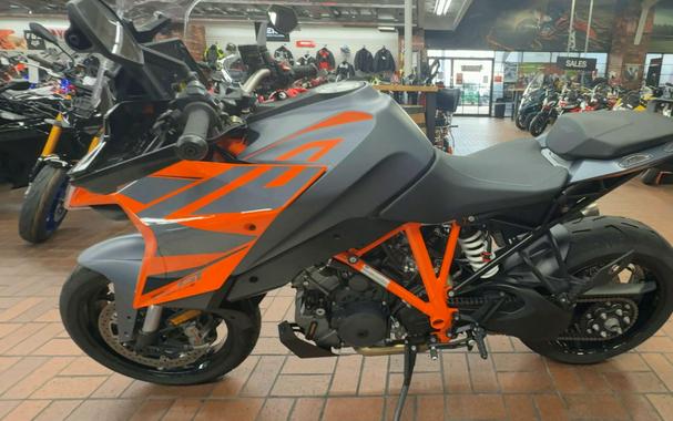 2023 KTM 1290 SUPER DUKE GT