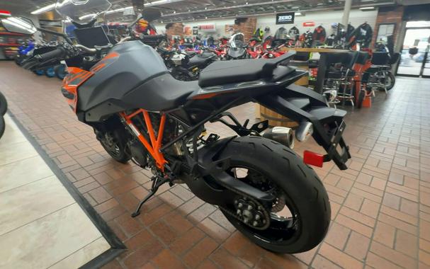 2023 KTM 1290 SUPER DUKE GT