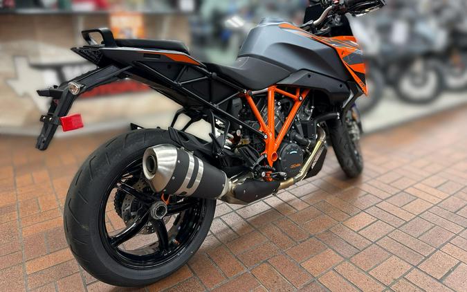 2023 KTM 1290 SUPER DUKE GT