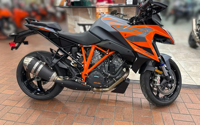 2023 KTM 1290 SUPER DUKE GT