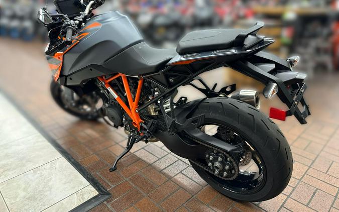 2023 KTM 1290 SUPER DUKE GT