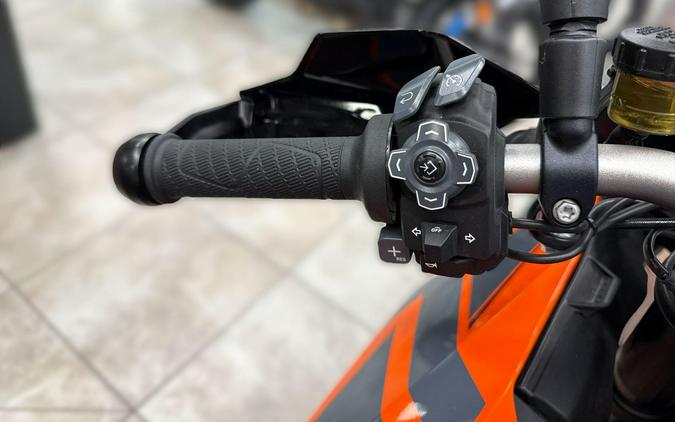 2023 KTM 1290 SUPER DUKE GT