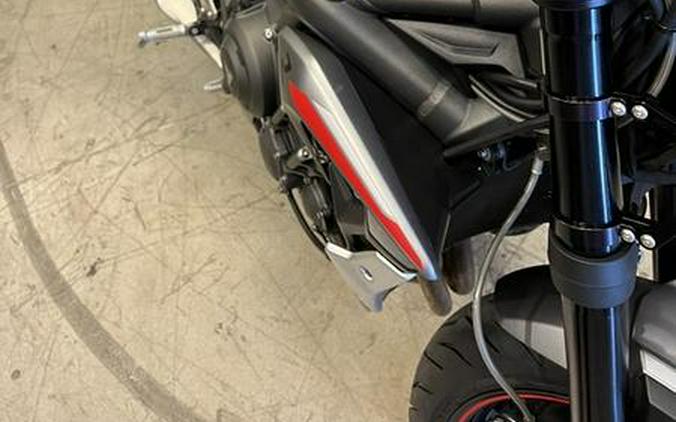 2021 Triumph Street Triple R Low Matte Silver Ice