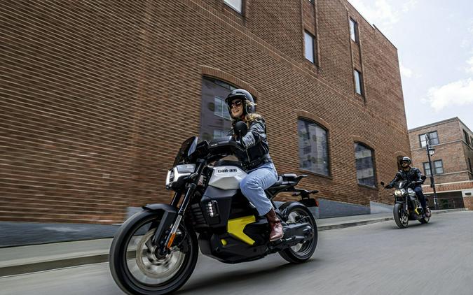 2026 Can-Am Pulse® Base