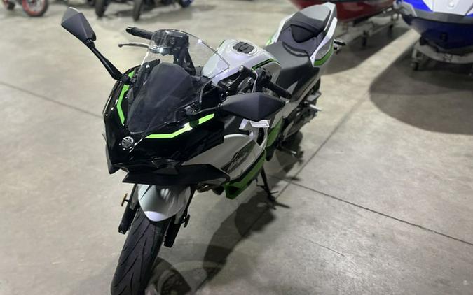 2024 Kawasaki Ninja 7 Hybrid ABS